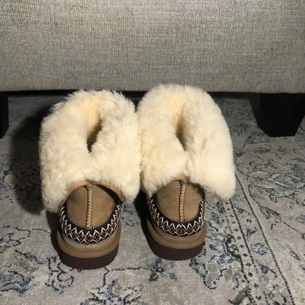 UGG Classic Short Crescent Chestnut